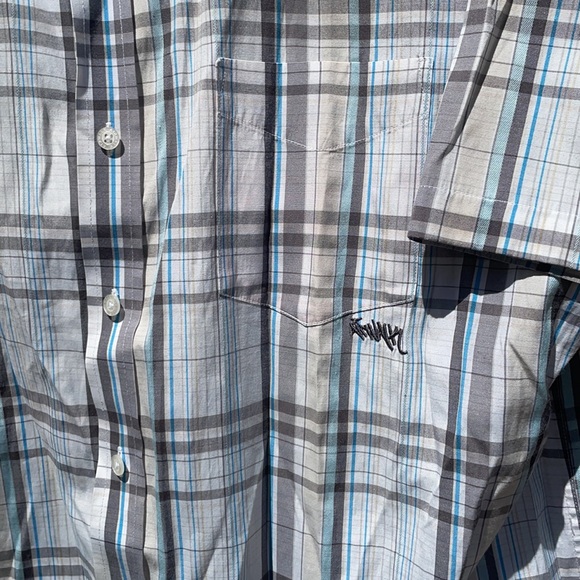 Airwalk Men Button Down Short Sleeve Shirt - Picture 3 of 7
